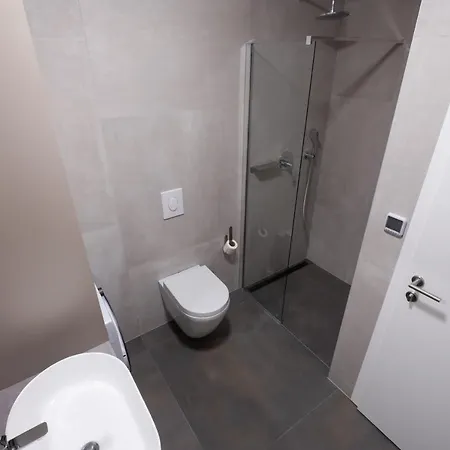 Artemis Apartament *