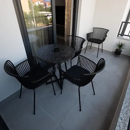 Artemis Apartment *